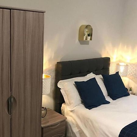 Serviced Appartment 1 Helena Рединг Екстериор снимка