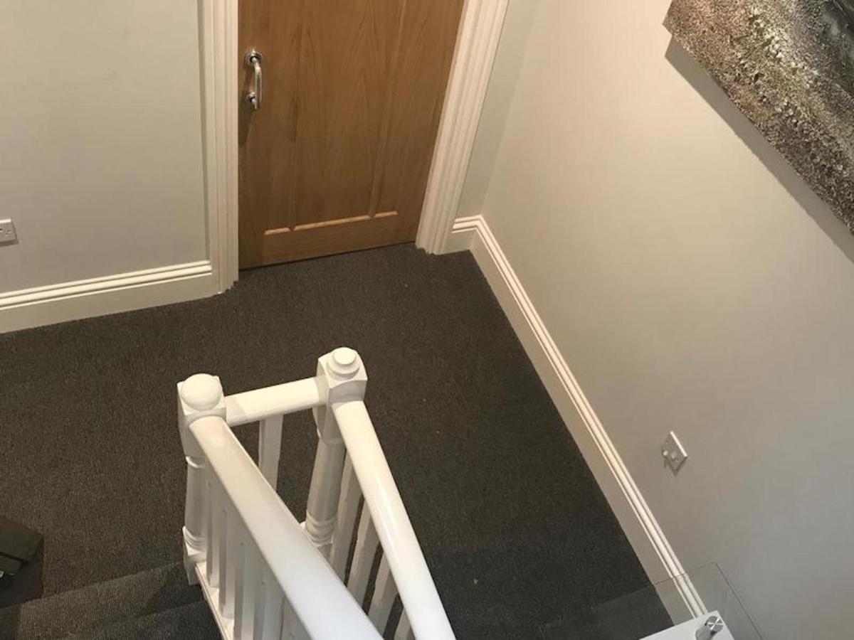 Serviced Appartment 1 Helena Рединг Екстериор снимка
