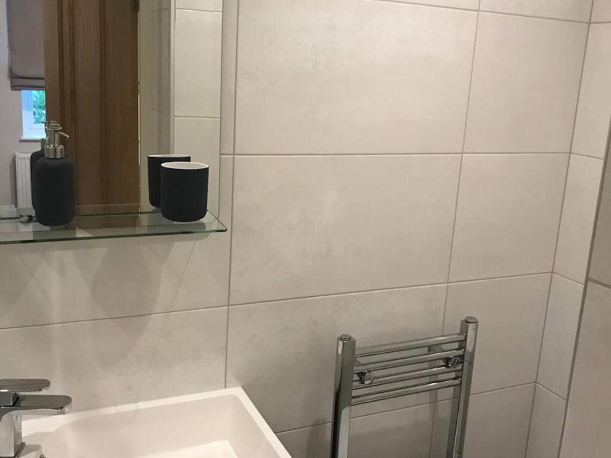 Serviced Appartment 1 Helena Рединг Екстериор снимка